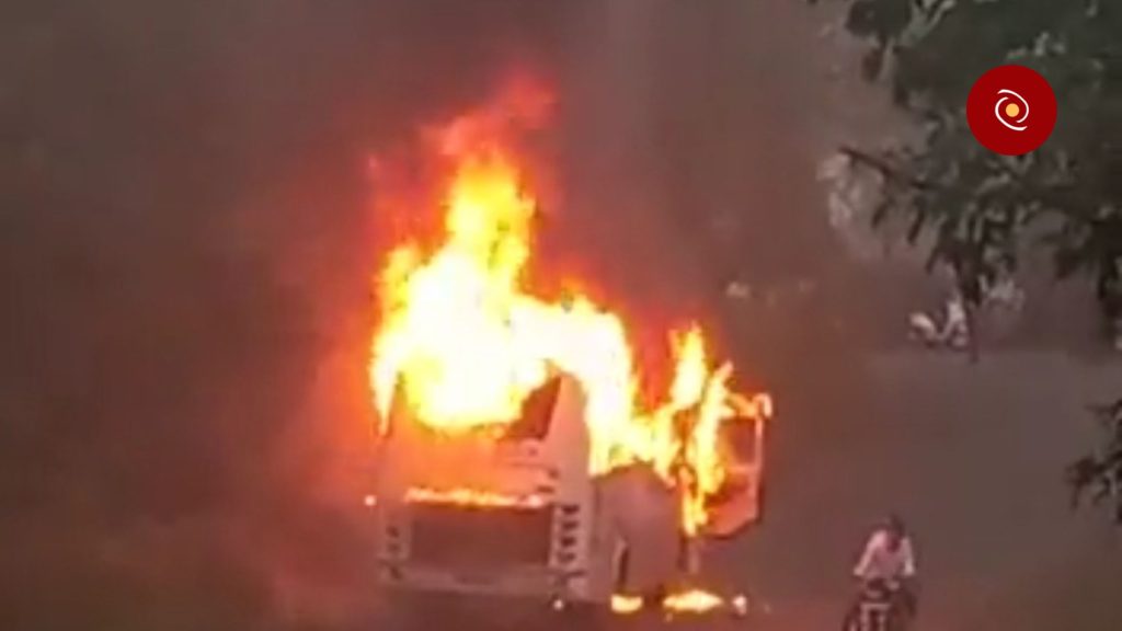 Braking , Fire in a passenger bus carrying 29 passengers, incident in Bhimashankar area