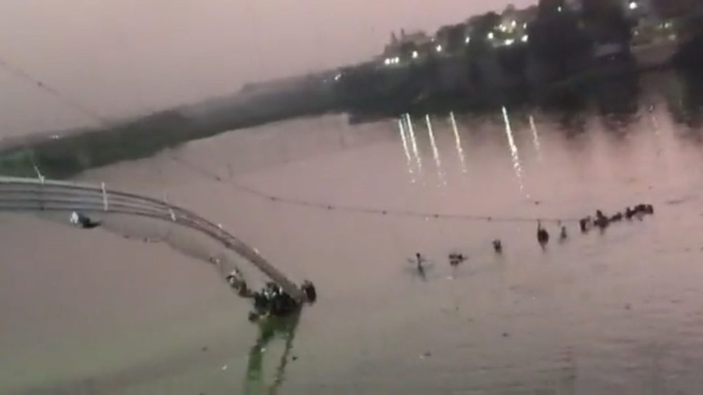 cable bridge collapses over the Machchhu river in Morbi, Gujarat, 36 people died and 500 people are feared to have drowned in the river