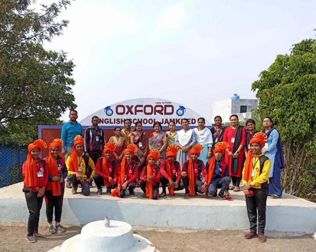 Jamkhed's Oxford English School has achieved great success in monsoon sports competition