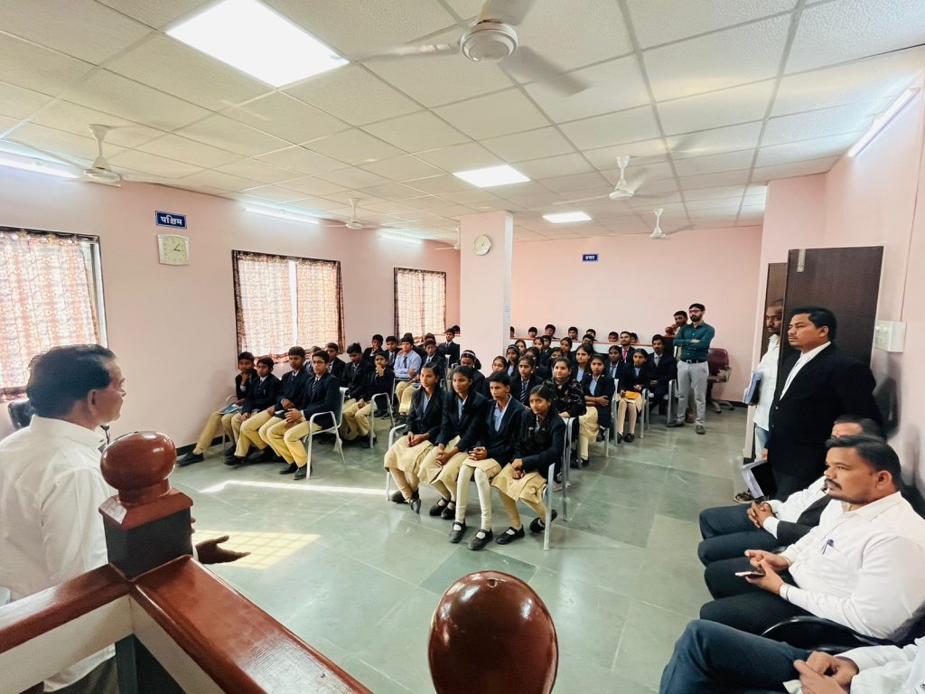 Students of Kalika Podar Learn School interacted with Judge Rajinikanth Jagtap, Students of Kalika Podar Learn School enjoyed court proceedings,