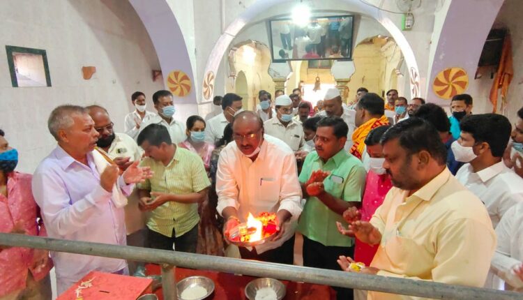 BJP's Maha Aarti to get rid of Sujay Vikhe and his family corona