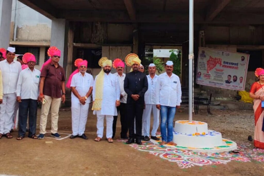 Jamkhed, 76th Independence Day celebrated with great enthusiasm in Tehsil Office, Police Station, Panchayat samiti, Agriculture Department, Market Committee, Jamkhed news today, 76th Independence Day celebrated with great enthusiasm in Jamkhed taluka, 