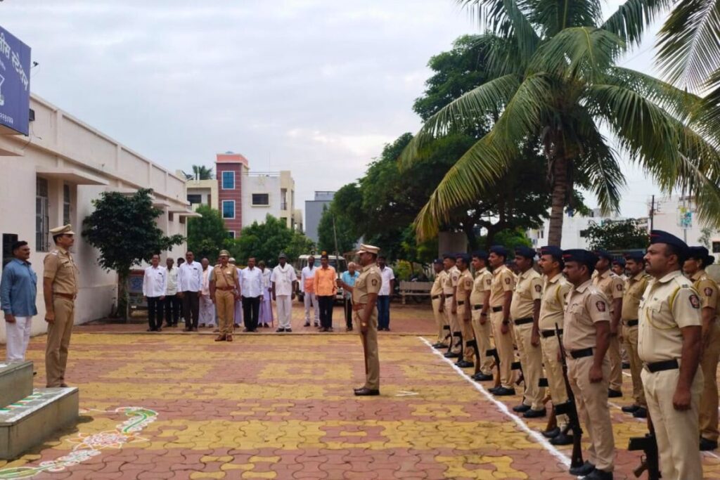 Jamkhed, 76th Independence Day celebrated with great enthusiasm in Tehsil Office, Police Station, Panchayat samiti, Agriculture Department, Market Committee, Jamkhed news today, 76th Independence Day celebrated with great enthusiasm in Jamkhed taluka, 