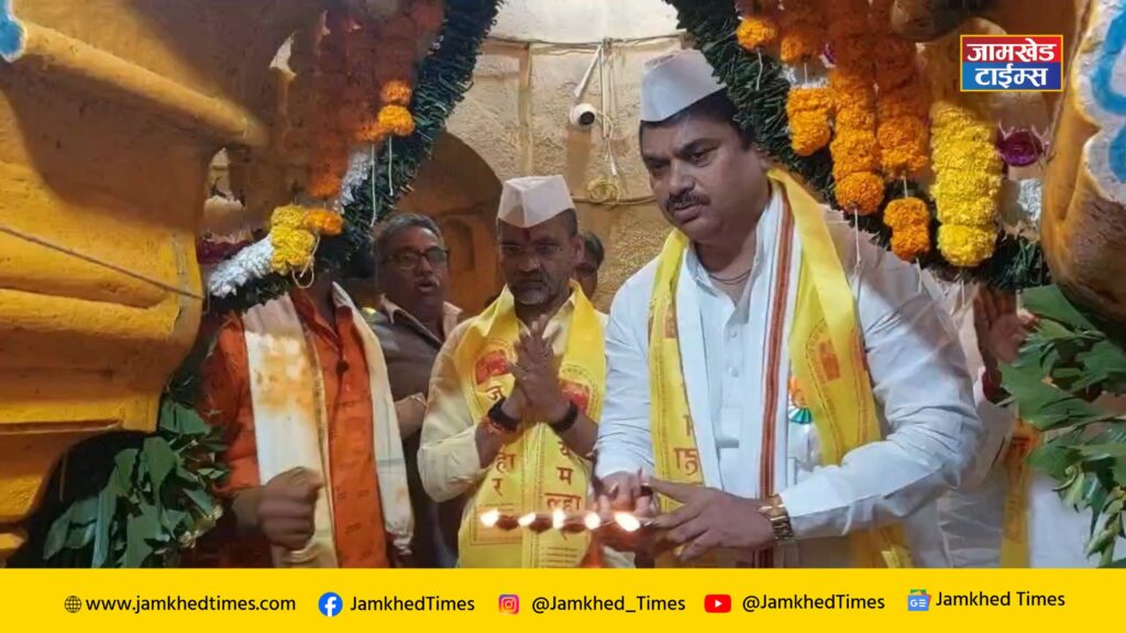 Khandoba's testimony of MLA Ram Shinde and mla Nilesh Lanka's Elgar, that suggestive statement of both leaders regarding  Lok Sabha elections is in discussion in Maharashtra state, 