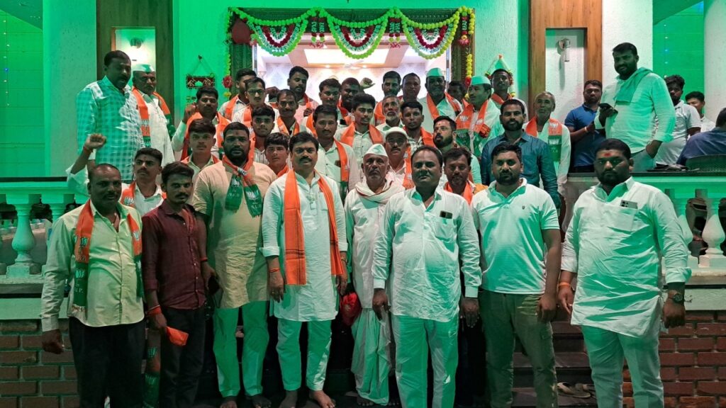 Karjat Jamkhed News, Political earthquake in Karmanwadi in Karjat taluka, Sarpanch, Upasarpanch, 3 Gram Panchayat members along with senior and youth workers join BJP, ram shinde news today, 