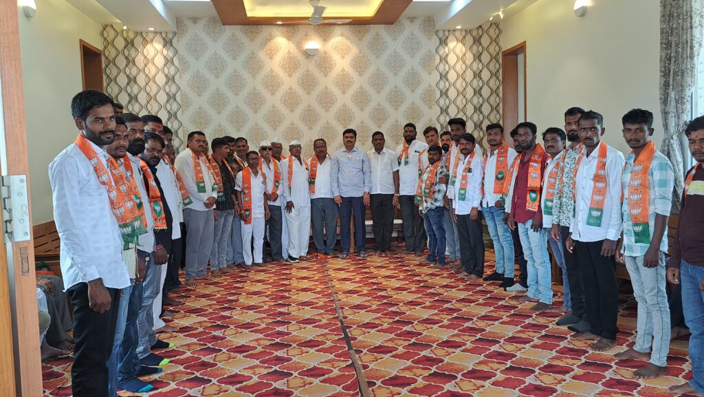 karjat jamkhed news, Political earthquake in Karjat taluka, NCP workers from Shimpora (New and old) join BJP, Bhumiputra unites with MLA Ram Shinde, latest news,