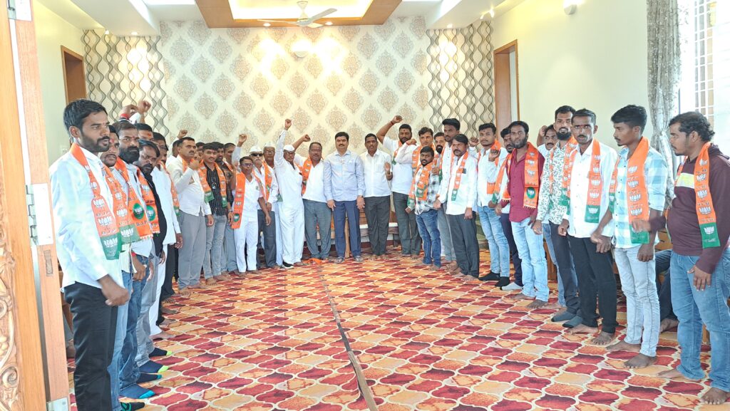 karjat jamkhed news, Political earthquake in Karjat taluka, NCP workers from Shimpora (New and old) join BJP, Bhumiputra unites with MLA Ram Shinde, latest news,