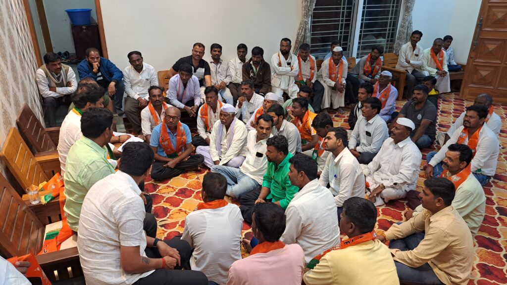 Karjat Jamkhed News, Dighol society chairman and hundreds of activists join BJP, ram shinde latest news today 