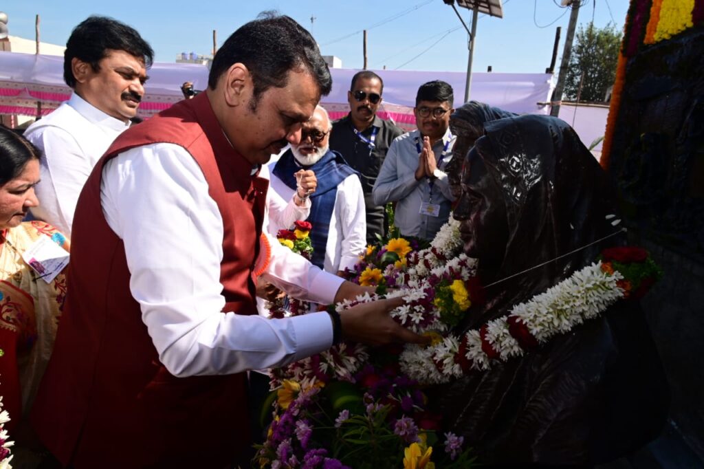 Legislative Council Chairman Ram Shinde along with Chief Minister Devendra Fadnavis saluted Savitribai Phule in Naigaon satara, Savitribai Phule Jayanti 2025, latest marathi news, 